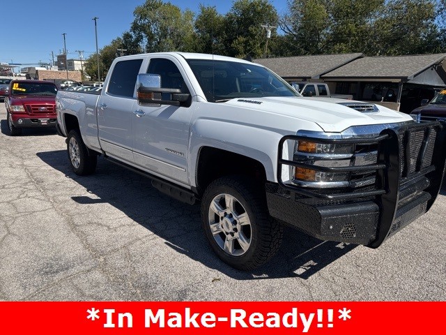 Chevrolet Silverado 2500HD Vehicle Image 03