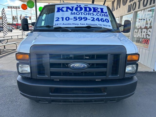 2010 Ford E-Series Econoline Van Commercial's photo