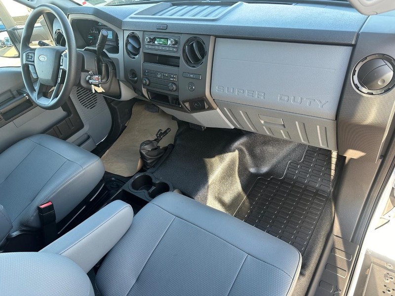 Ford F-650 Straight Frame Gas Vehicle Full-screen Gallery Image 7