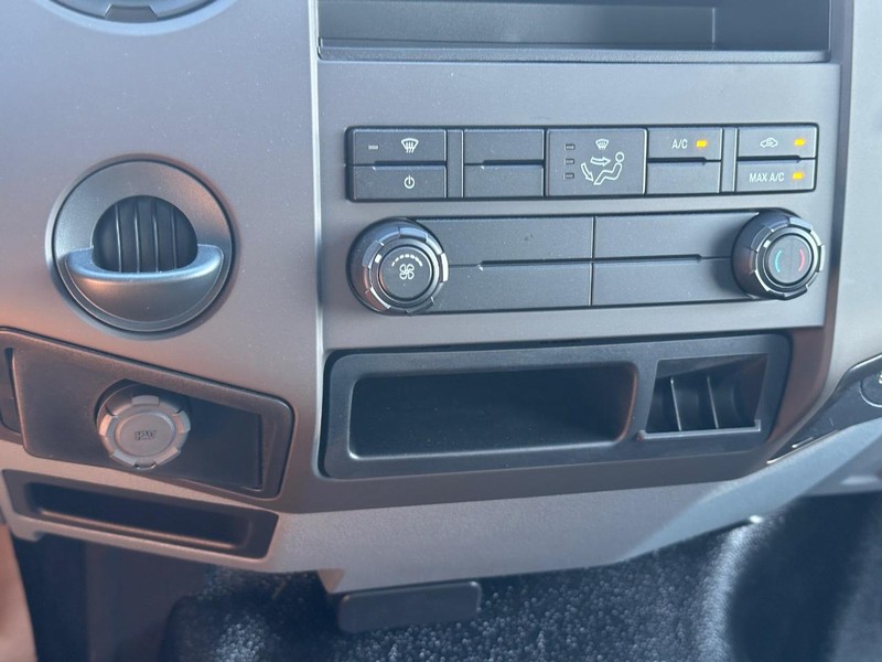 Ford F-650 Straight Frame Gas Vehicle Full-screen Gallery Image 12