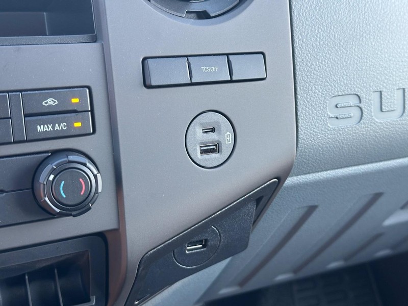 Ford F-650 Straight Frame Gas Vehicle Full-screen Gallery Image 13