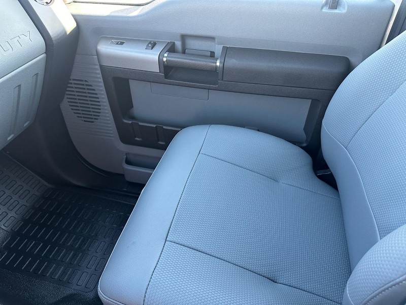 Ford F-650 Straight Frame Gas Vehicle Full-screen Gallery Image 14