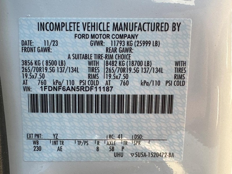 Ford F-650 Straight Frame Gas Vehicle Full-screen Gallery Image 15
