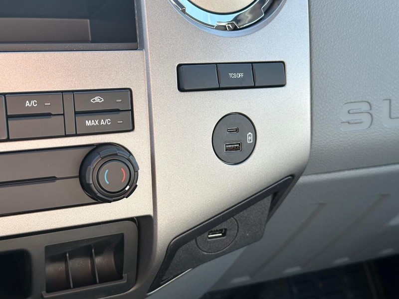 Ford F-650 Straight Frame Gas Vehicle Full-screen Gallery Image 8