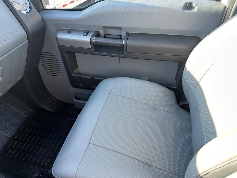 Ford F-650 Straight Frame Gas Vehicle Full-screen Gallery Image 14