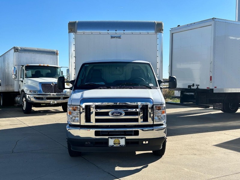 Ford E-Series Cutaway Vehicle Full-screen Gallery Image 4