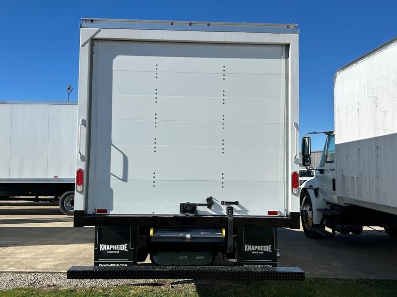 Ford E-Series Cutaway Vehicle Full-screen Gallery Image 7