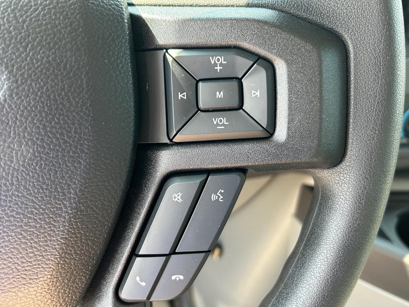 Ford E-Series Cutaway Vehicle Full-screen Gallery Image 10