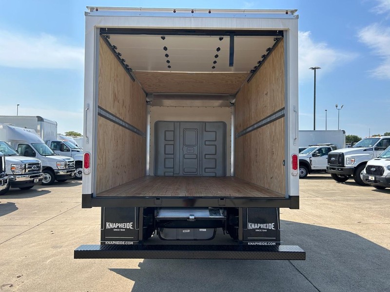 Ford E-Series Cutaway Vehicle Full-screen Gallery Image 16