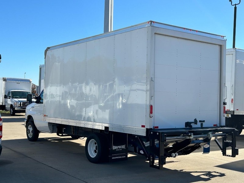 Ford E-Series Cutaway Vehicle Full-screen Gallery Image 6