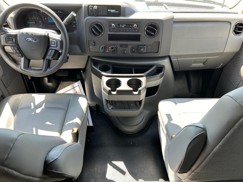 Ford E-Series Cutaway Vehicle Full-screen Gallery Image 8