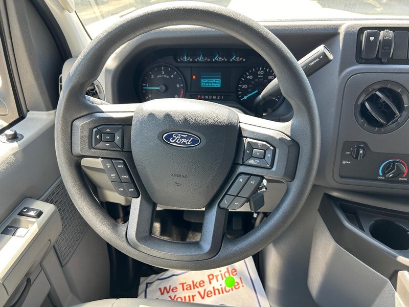 Ford E-Series Cutaway Vehicle Full-screen Gallery Image 9