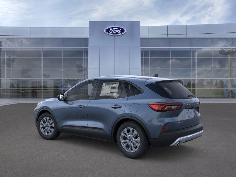Ford Escape Vehicle Full-screen Gallery Image 4