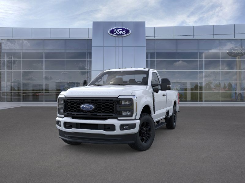Ford Super Duty F-350 SRW Vehicle Full-screen Gallery Image 2
