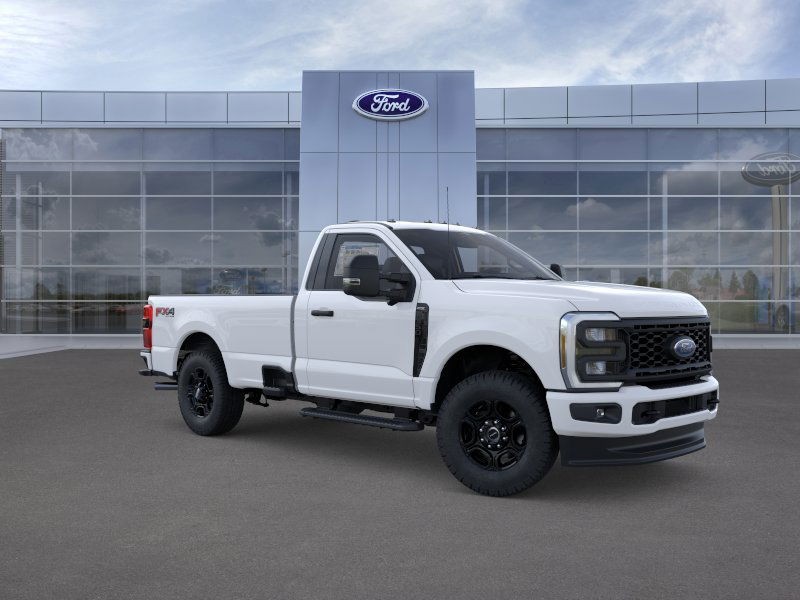 Ford Super Duty F-350 SRW Vehicle Full-screen Gallery Image 7