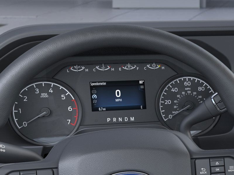 Ford Super Duty F-350 SRW Vehicle Full-screen Gallery Image 13