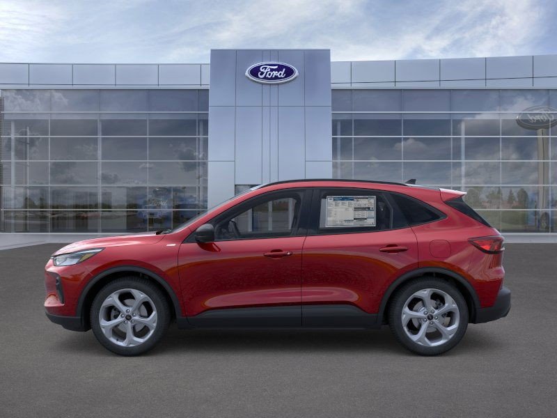 Ford Escape Vehicle Full-screen Gallery Image 3