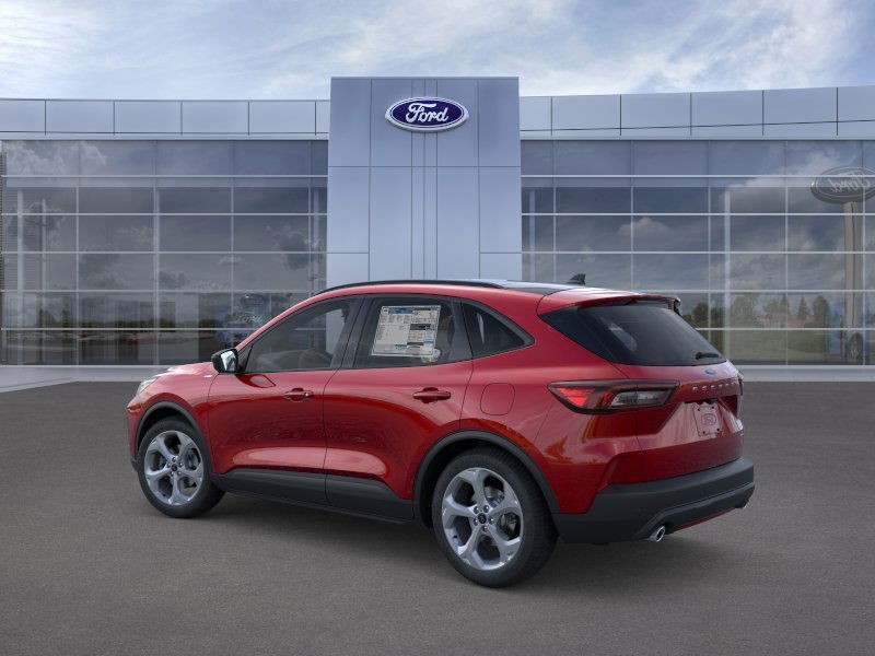 Ford Escape Vehicle Full-screen Gallery Image 4