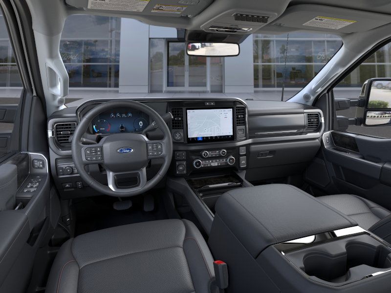 Ford Super Duty F-350 SRW Vehicle Full-screen Gallery Image 9