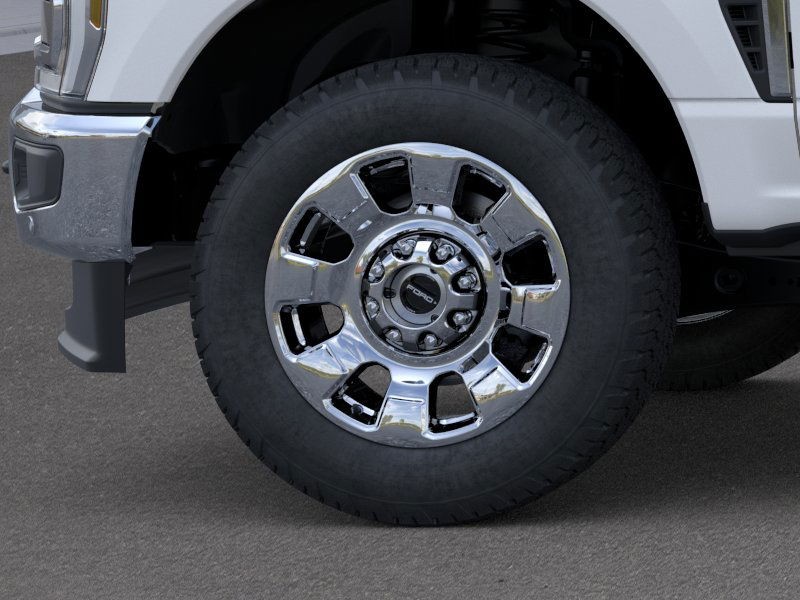 Ford Super Duty F-350 SRW Vehicle Full-screen Gallery Image 19