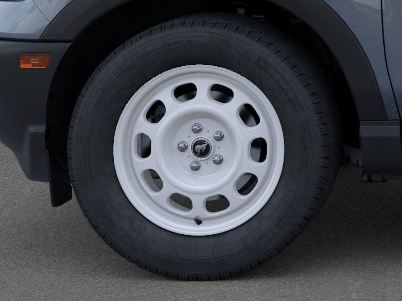 Ford Bronco Sport Vehicle Full-screen Gallery Image 19