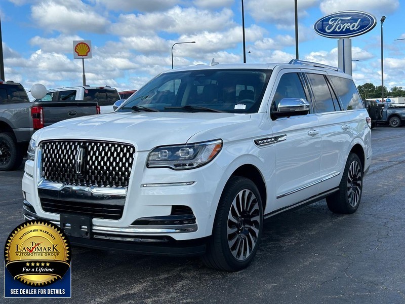 Lincoln Navigator Vehicle Full-screen Gallery Image 5