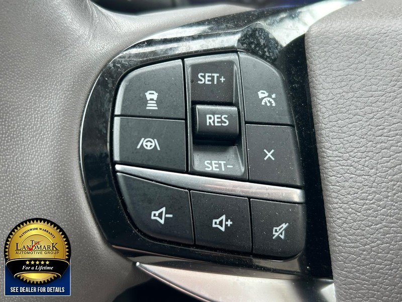 Ford Explorer Vehicle Full-screen Gallery Image 10