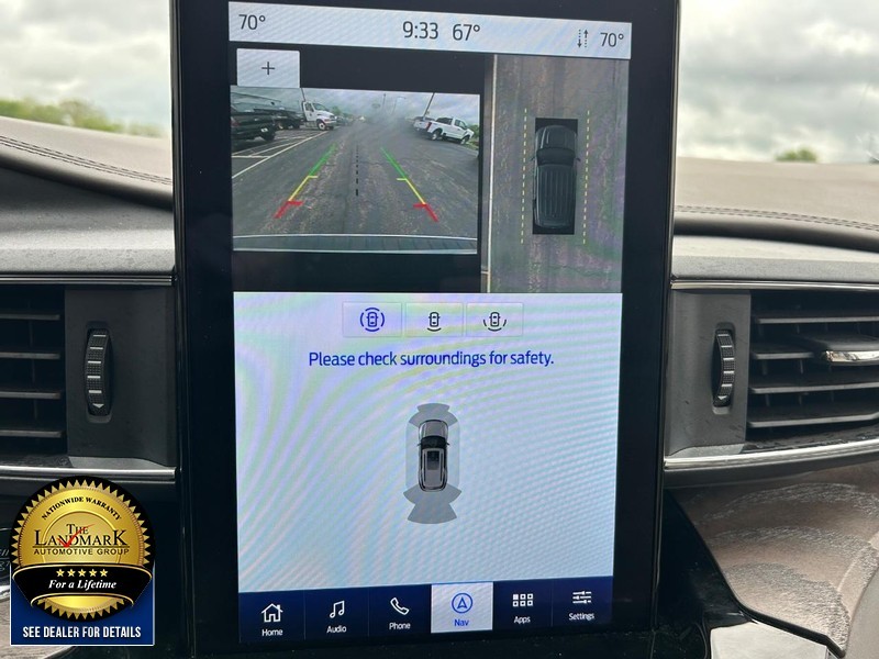 Ford Explorer Vehicle Full-screen Gallery Image 13