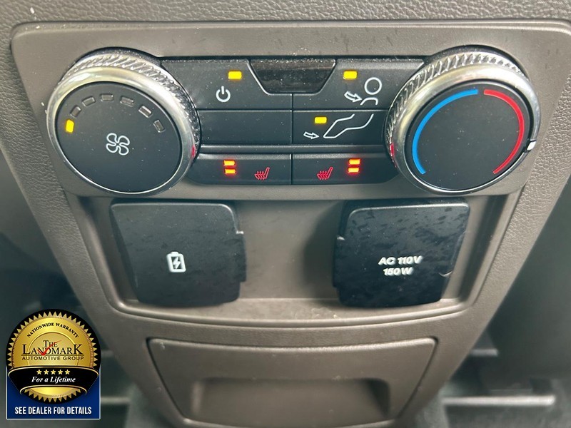 Ford Explorer Vehicle Full-screen Gallery Image 17