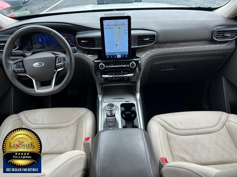 Ford Explorer Vehicle Full-screen Gallery Image 19