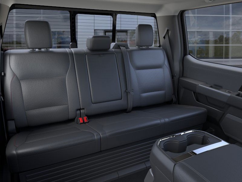 Ford Super Duty F-350 SRW Vehicle Full-screen Gallery Image 11