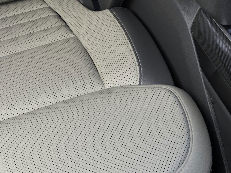 Ford F-150 Lightning Vehicle Full-screen Gallery Image 16