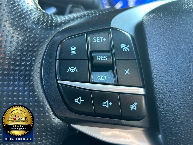 Ford Explorer Vehicle Full-screen Gallery Image 10