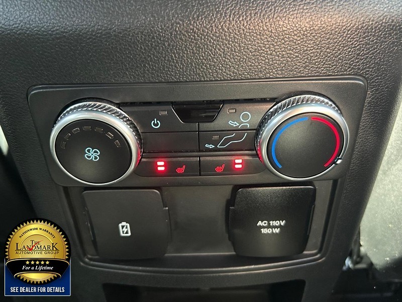 Ford Explorer Vehicle Full-screen Gallery Image 17