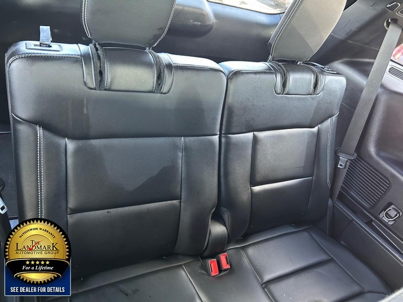 Ford Explorer Vehicle Full-screen Gallery Image 19