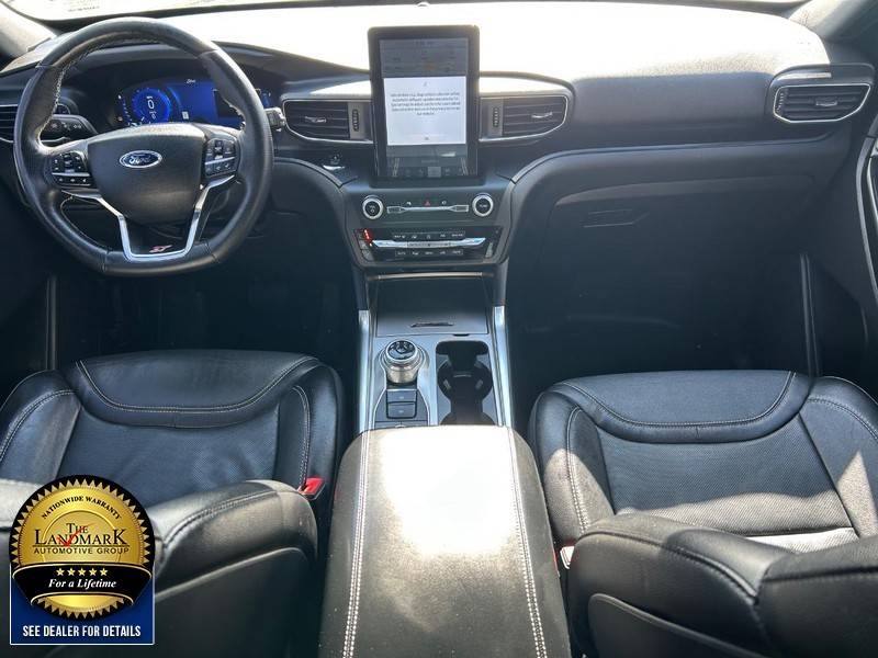 Ford Explorer Vehicle Full-screen Gallery Image 20