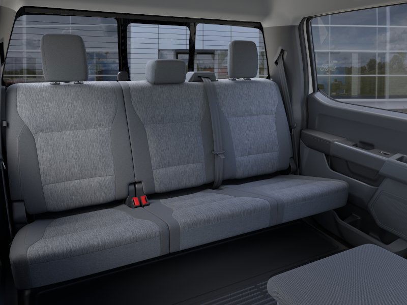 Ford Super Duty F-250 SRW Vehicle Full-screen Gallery Image 11