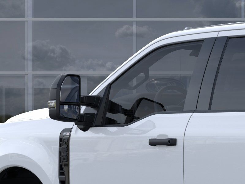 Ford Super Duty F-250 SRW Vehicle Full-screen Gallery Image 20