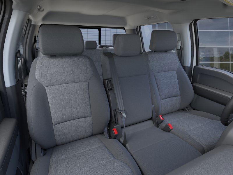 Ford Super Duty F-250 SRW Vehicle Full-screen Gallery Image 10