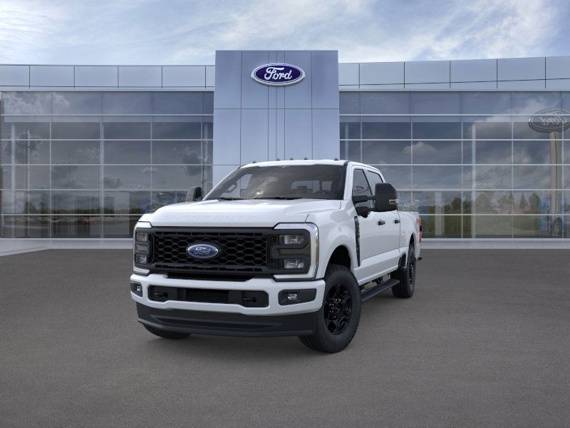 Ford Super Duty F-250 SRW Vehicle Full-screen Gallery Image 2