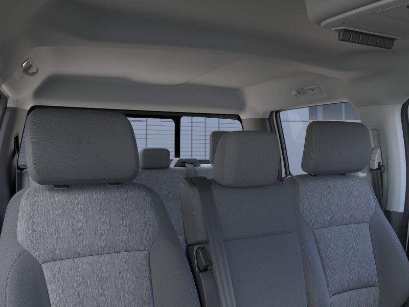 Ford Super Duty F-250 SRW Vehicle Full-screen Gallery Image 22