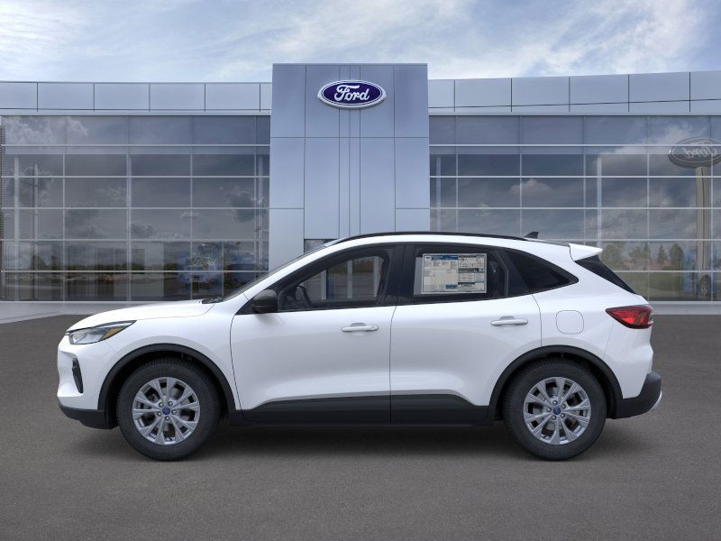 Ford Escape Vehicle Full-screen Gallery Image 3