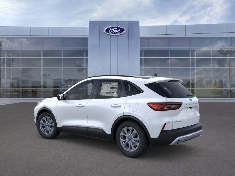 Ford Escape Vehicle Full-screen Gallery Image 4