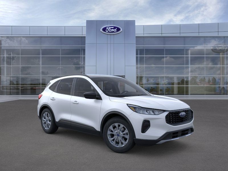 Ford Escape Vehicle Full-screen Gallery Image 7