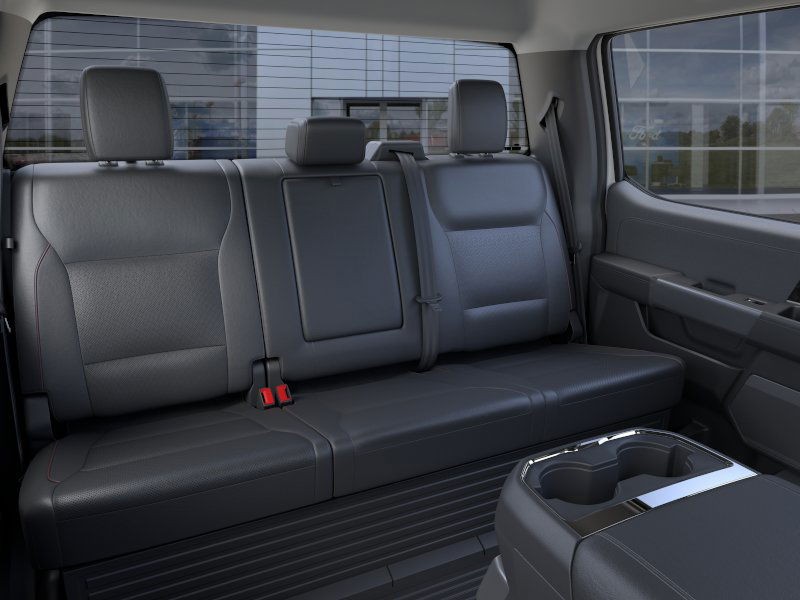 Ford Super Duty F-250 SRW Vehicle Full-screen Gallery Image 11