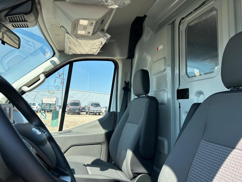 Ford Transit Cargo Van Vehicle Full-screen Gallery Image 5