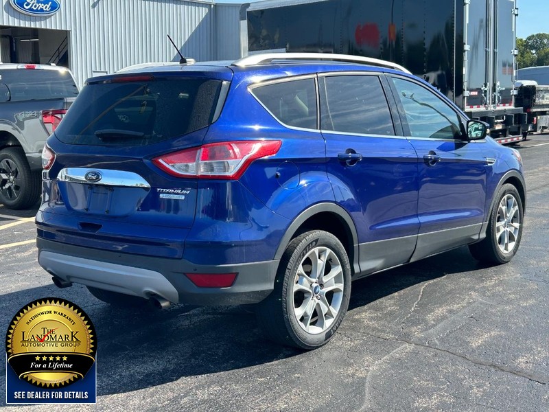 Ford Escape Vehicle Full-screen Gallery Image 3