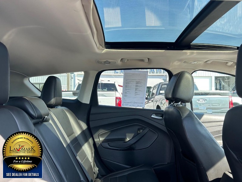 Ford Escape Vehicle Full-screen Gallery Image 15