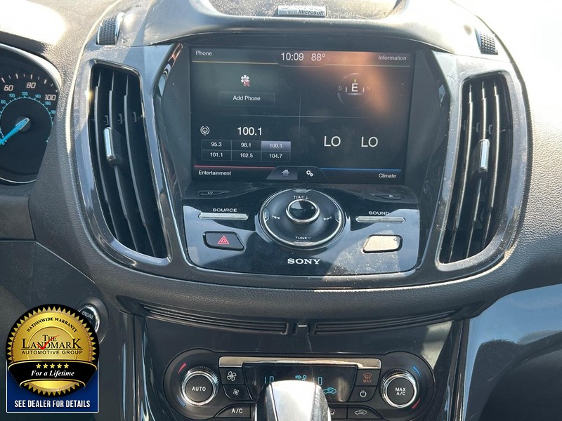 Ford Escape Vehicle Full-screen Gallery Image 18