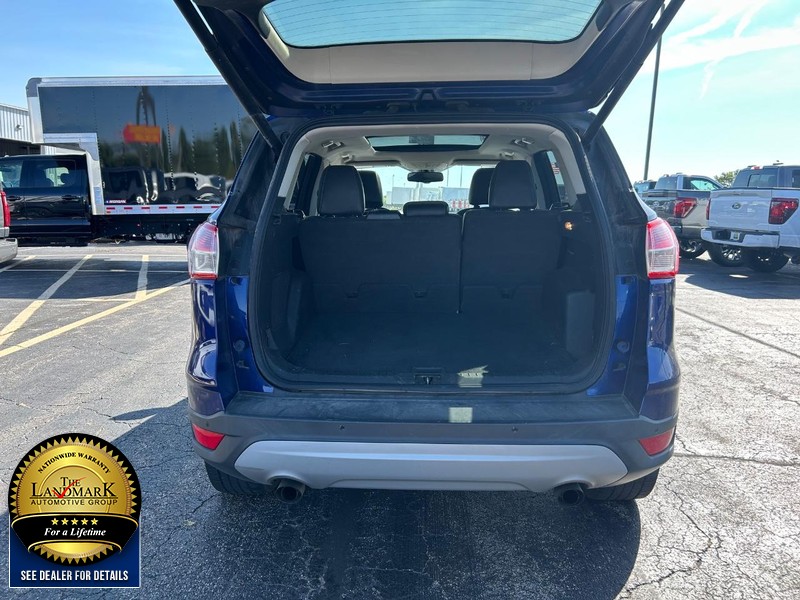 Ford Escape Vehicle Full-screen Gallery Image 19